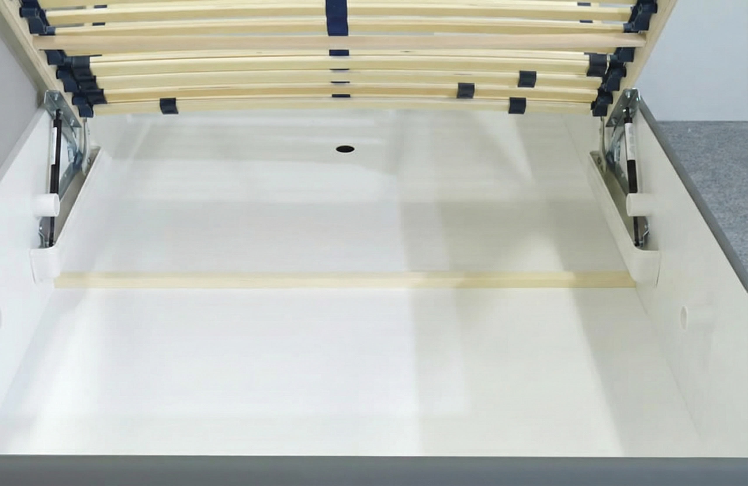 Úložný prostor postele Lyoneta